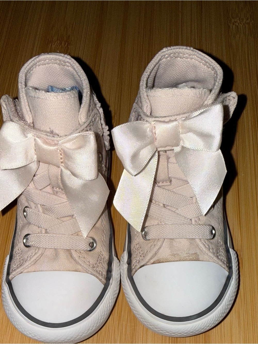 Converse Kids High-Top Sneakers with Satin Bows - Light Pink